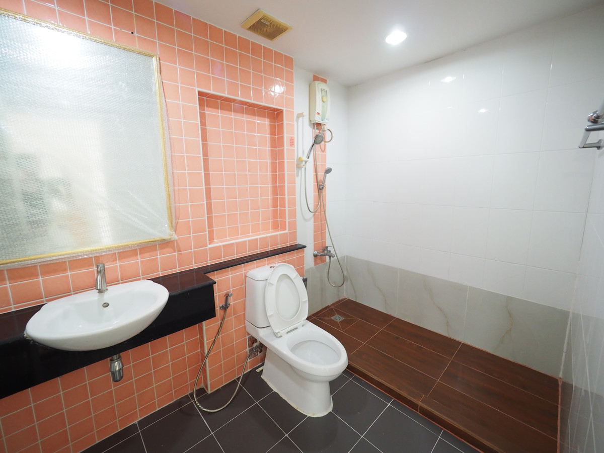 For RentTownhomeSathorn, Narathiwat : Newly Renovated, extra-large 4-storey corner townhouse in Sathon Dist.