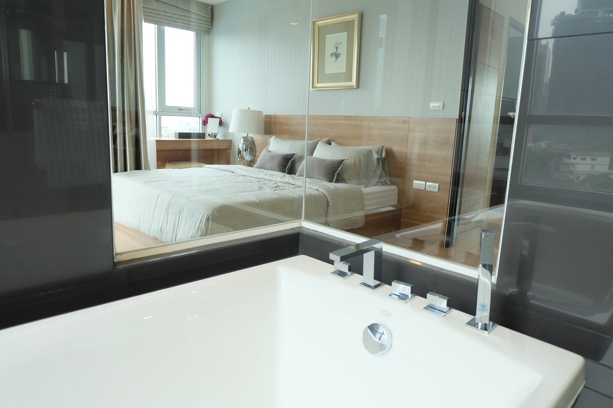 ให้เช่าคอนโดสาทร นราธิวาส : ให้เช่า 📍 Rhythm Sathorn 📍 2 ห้องนอน 2 ห้องน้ำ เฟอร์นิเจอร์ และ เครื่องใช้ไฟฟ้าครบ ใกล้ BTS สุรศักดิ์