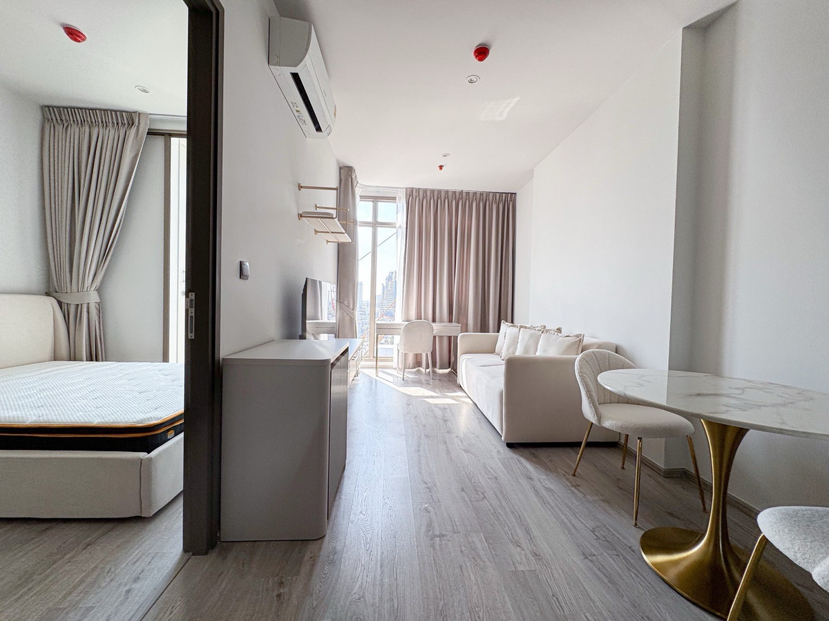 For RentCondoSukhumvit, Asoke, Thonglor : 🔥 For Rent Now 🔥 RHYTHM Ekkamai Estate, brand new unit, prime location in the heart of Ekkamai-Thonglor ✨ Close to BTS Ekkamai, super convenient transportation 🚝