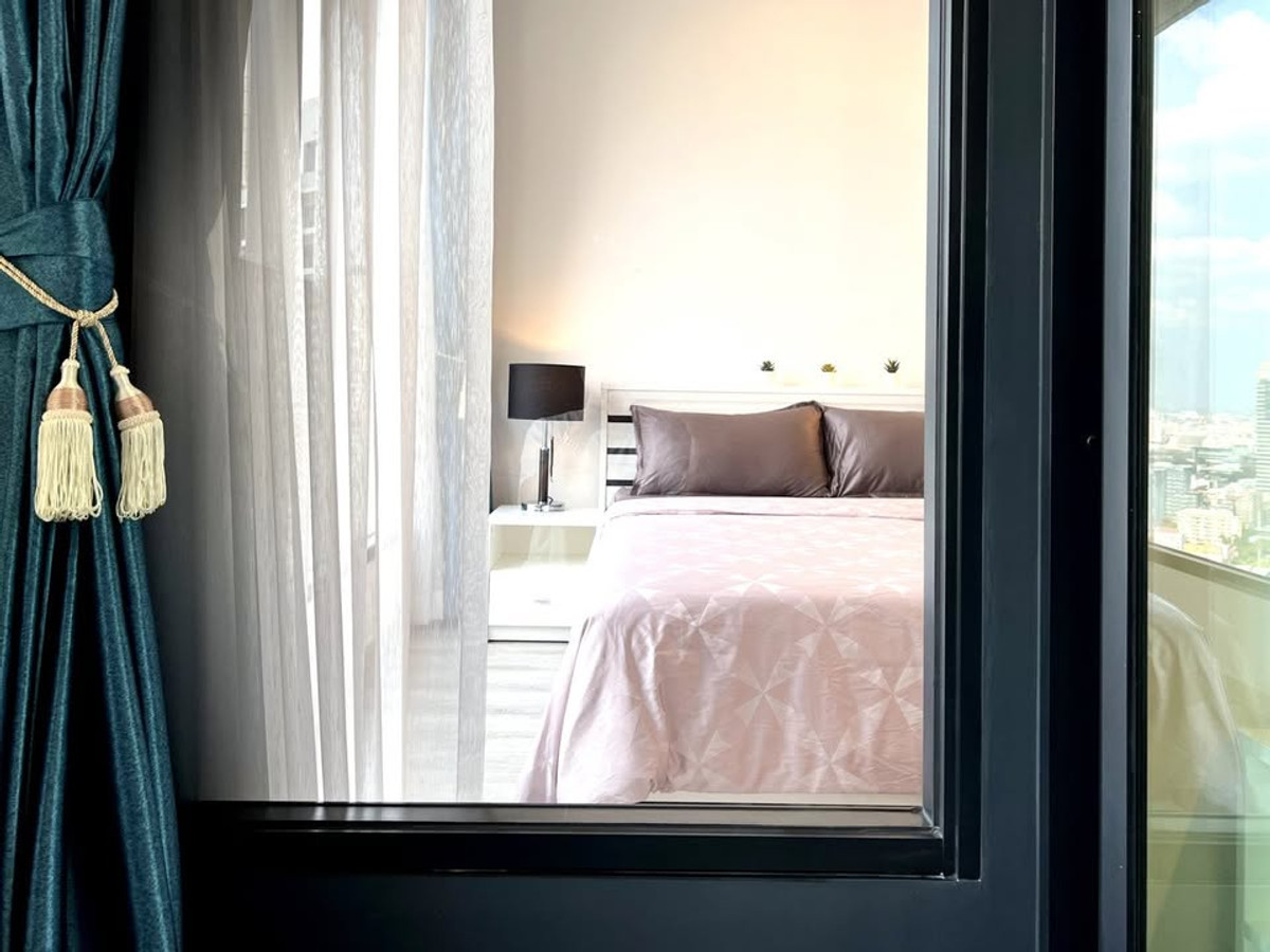 ให้เช่าคอนโดพระราม 9 เพชรบุรีตัดใหม่ RCA : เช่าคอนโด IDEO Mobi Asoke/ไอดีโอ โมบิ อโศก (B6811097)