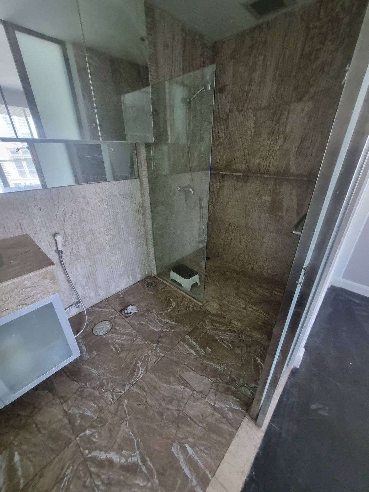 ให้เช่าคอนโดวิทยุ ชิดลม หลังสวน : Condo BTS CHIDLOM Urbana langsuan 145sq,m 2 beds, 3 baths