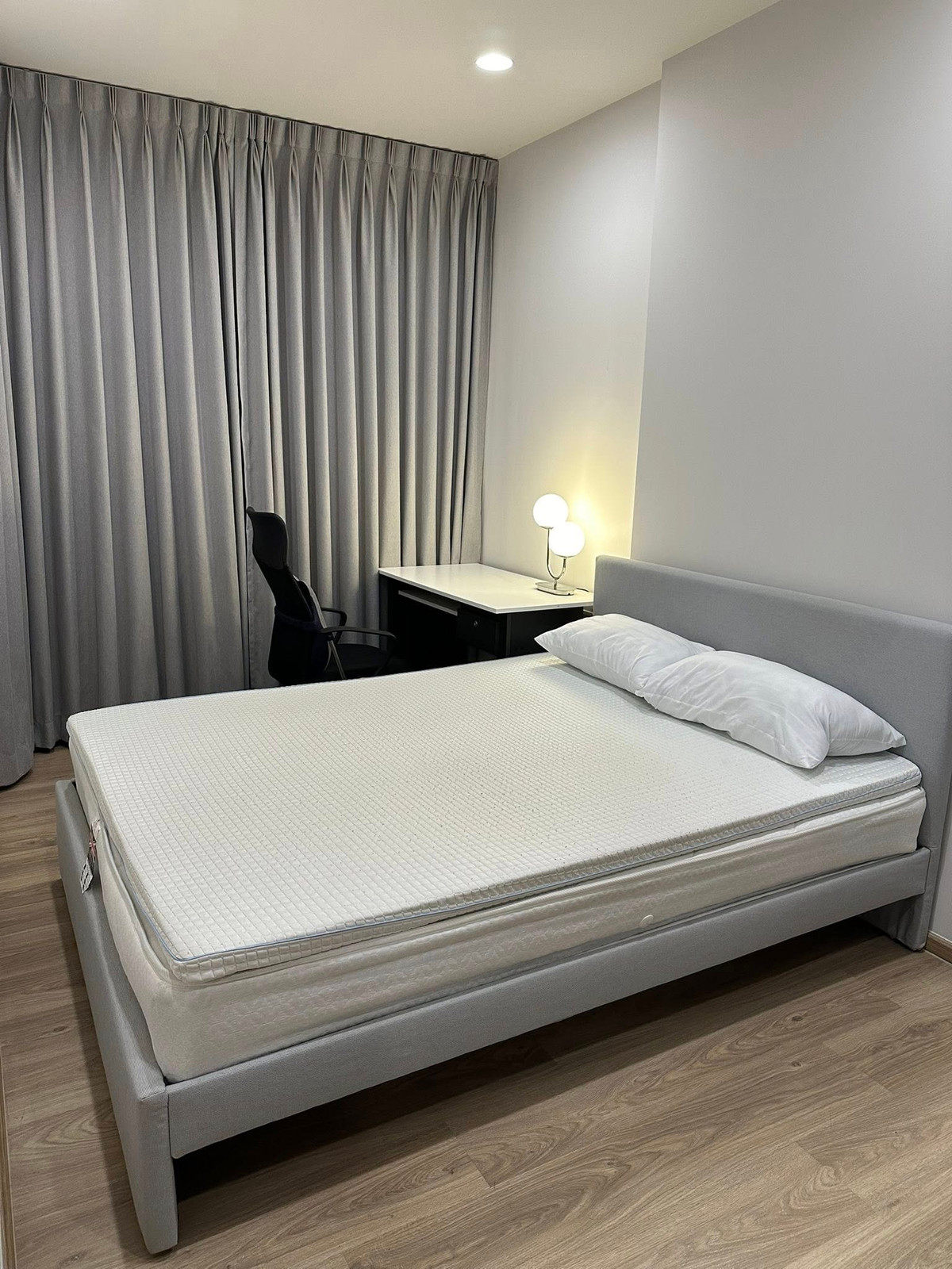 ให้เช่าคอนโดสุขุมวิท อโศก ทองหล่อ : 🏷️ [For Rent] Oka Haus | 1BR 35 sq.m | 15th Floor | 20,500 THB | Ref: T2092 | LINE: @323gqmho | Tel: 064-831-5424