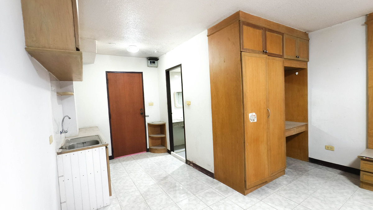 For SaleCondoLadkrabang, Suwannaphum Airport : Sale condo for under a million, Thongpracha condo town 3,near skytrain