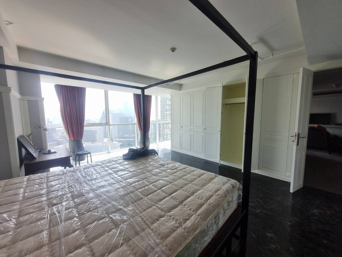 ให้เช่าคอนโดวิทยุ ชิดลม หลังสวน : Condo BTS CHIDLOM Urbana langsuan 145sq,m 2 beds, 3 baths