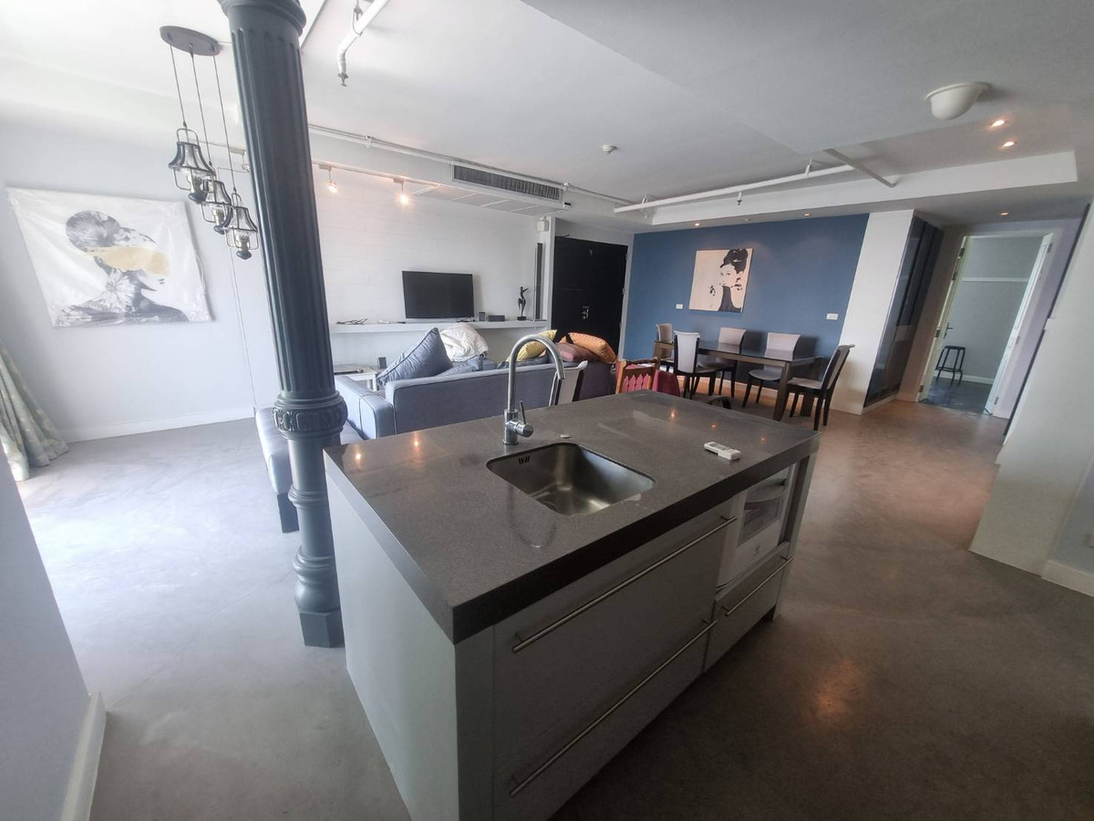 ให้เช่าคอนโดวิทยุ ชิดลม หลังสวน : Condo BTS CHIDLOM Urbana langsuan 145sq,m 2 beds, 3 baths