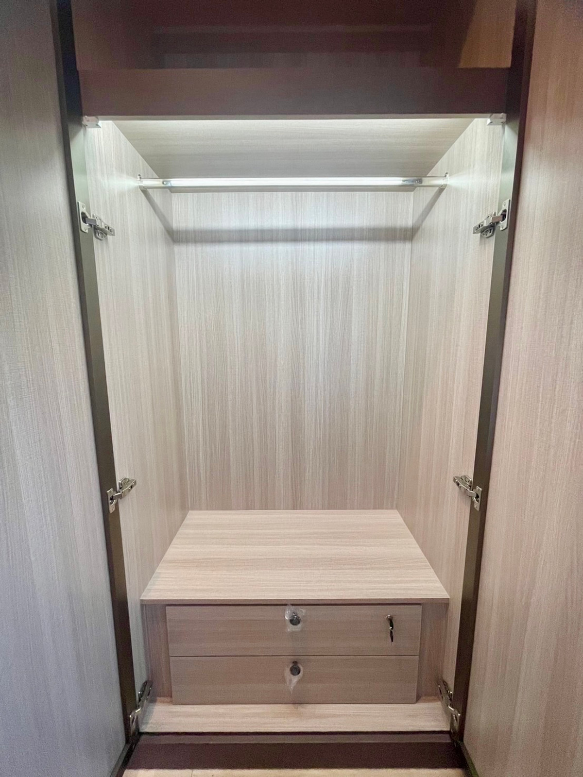 For RentHousePattanakan, Srinakarin : **For Rent: Luxury 2-Storey Detached Home at Burasiri Krungthep Kreetha Type CARUNDA | Fully Furnished | 300 SQM | Pet Friendly | Private & Spacious**