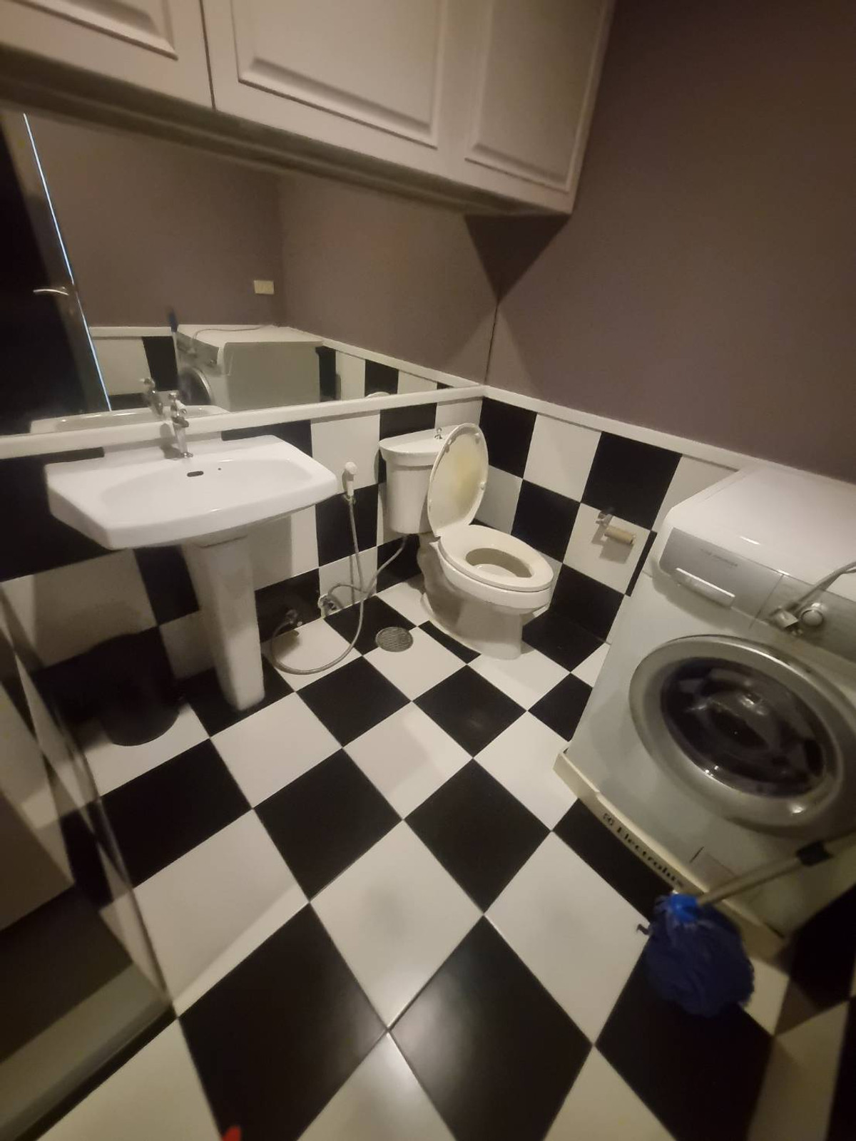 ให้เช่าคอนโดวิทยุ ชิดลม หลังสวน : Condo BTS CHIDLOM Urbana langsuan 145sq,m 2 beds, 3 baths