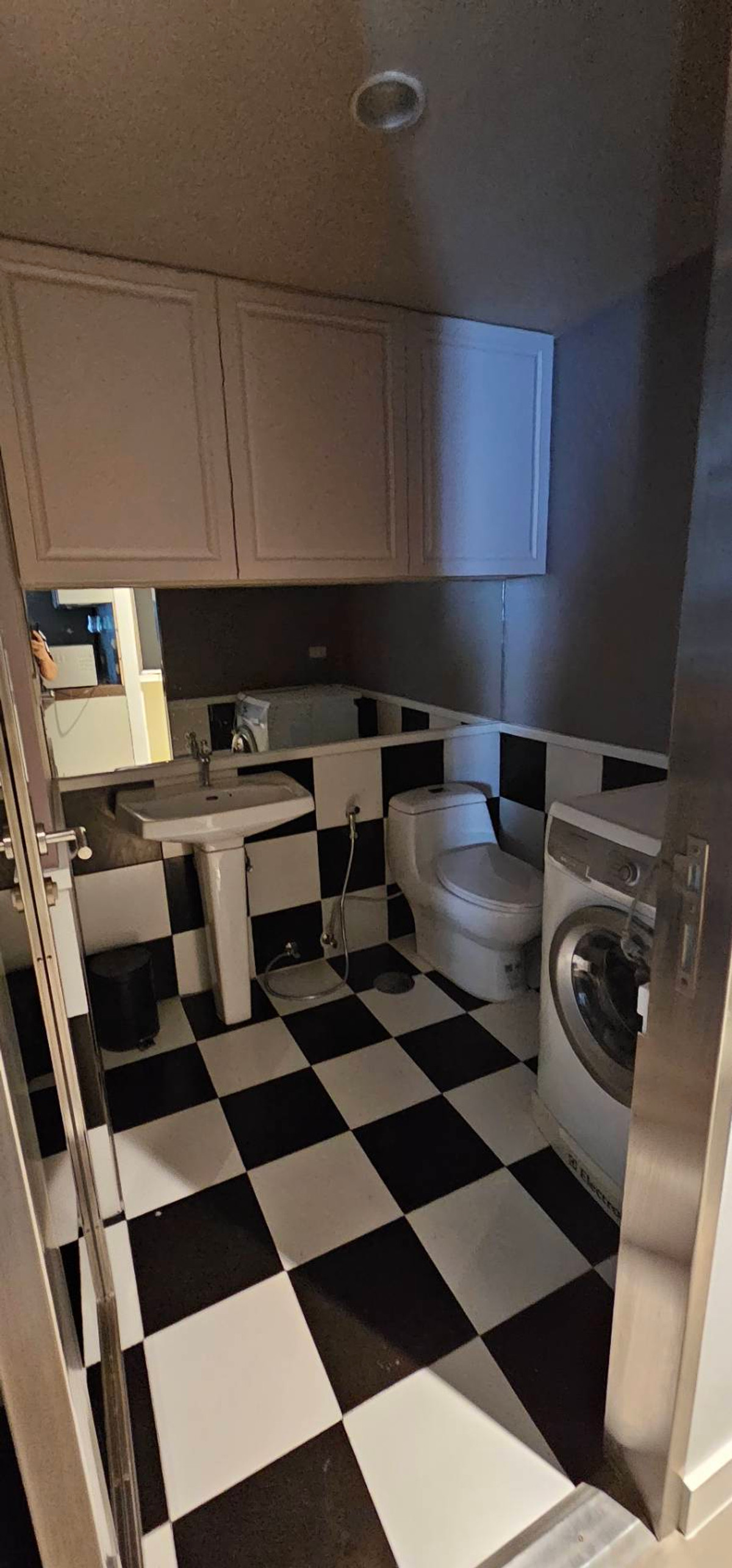 ให้เช่าคอนโดวิทยุ ชิดลม หลังสวน : Condo BTS CHIDLOM Urbana langsuan 145sq,m 2 beds, 3 baths