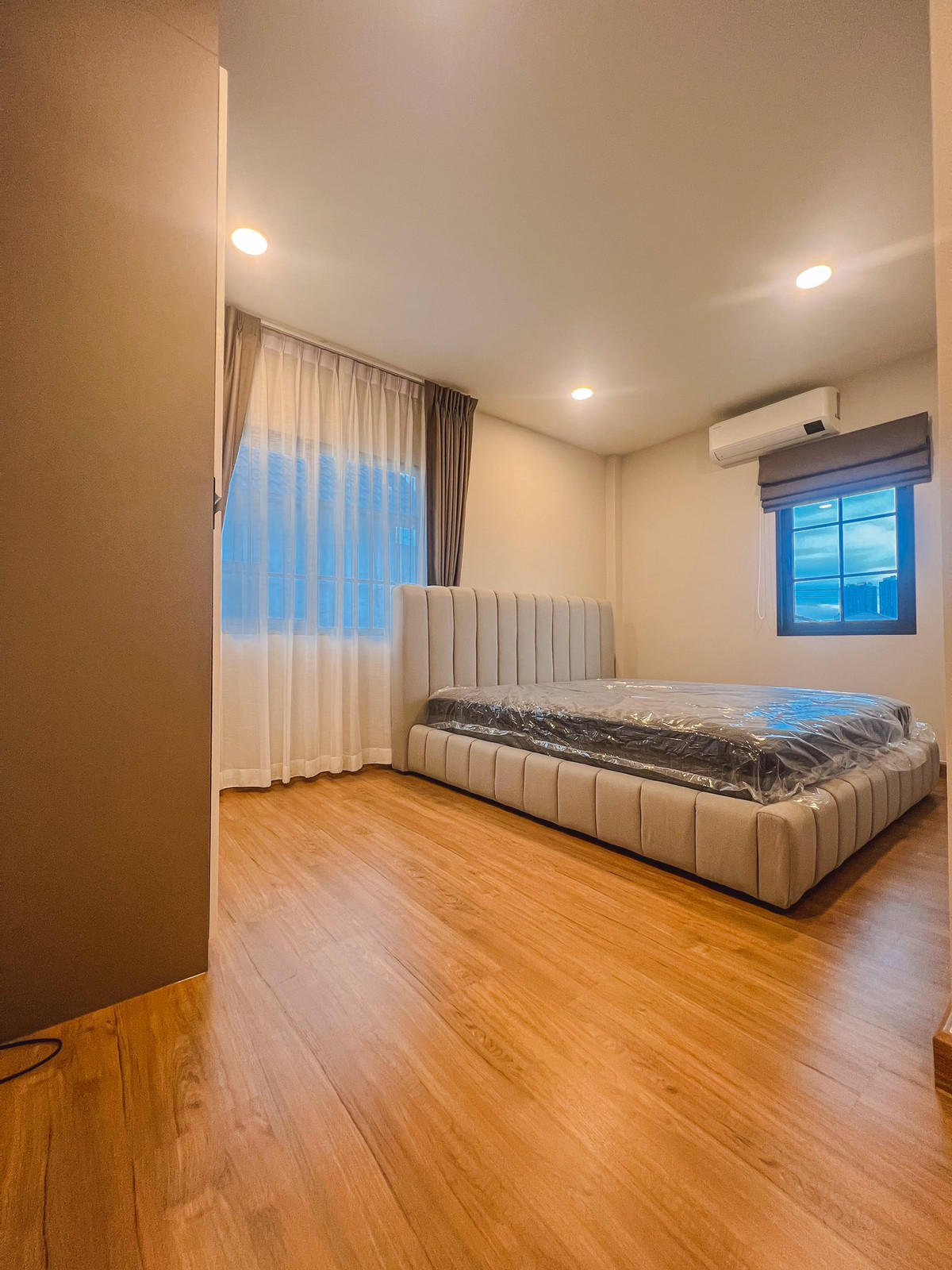 For RentHouseBangna, Bearing, Lasalle : 🏷️ [For Rent] Centro Bangna Phase 2 | 4BR 4BA | 235 sq.m | Near Mega Bangna | 115,000 THB | Ref: T2105 | LINE: @323gqmho | Tel: 064-831-5424