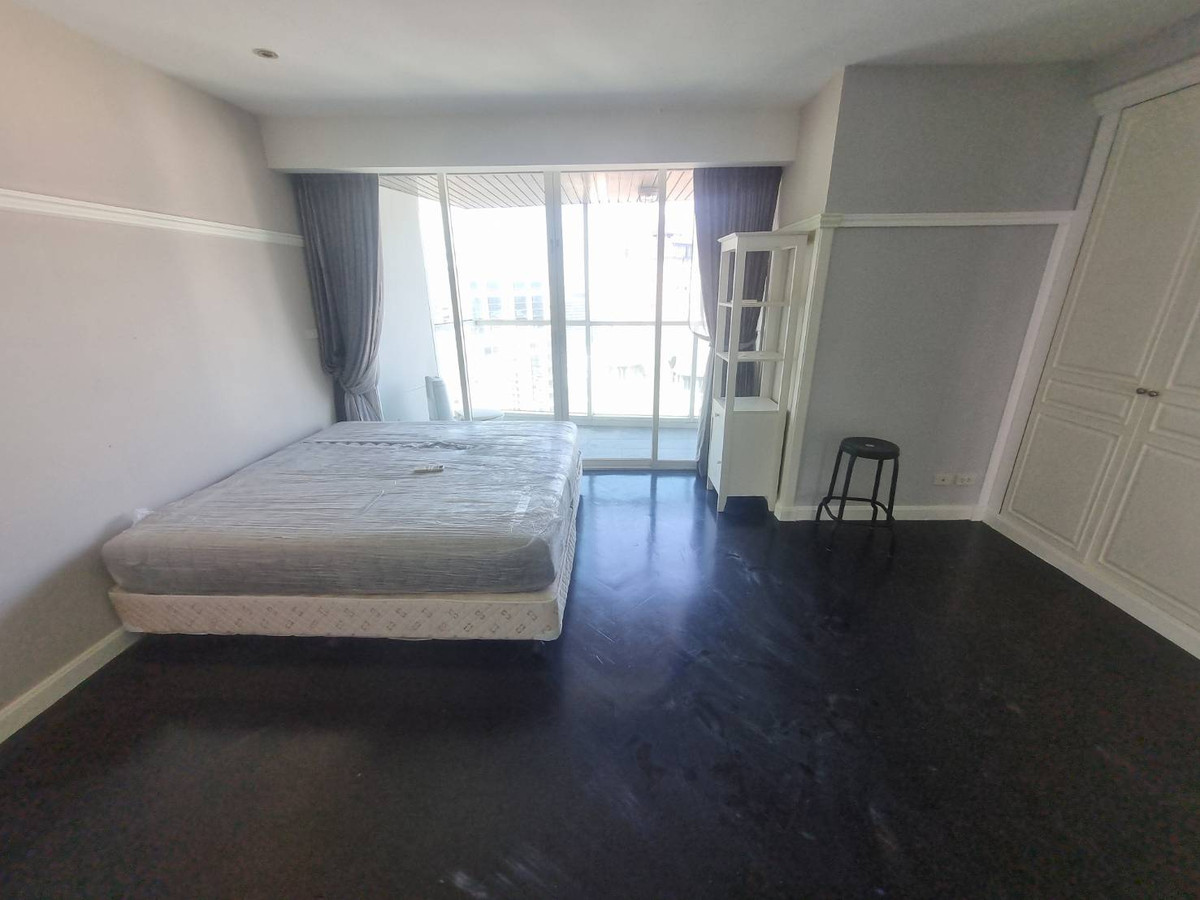 ให้เช่าคอนโดวิทยุ ชิดลม หลังสวน : Condo BTS CHIDLOM Urbana langsuan 145sq,m 2 beds, 3 baths