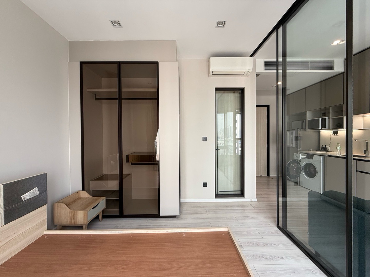 For SaleCondoRatchathewi,Phayathai : ✅ Urgent sale!! The Room Phayathai, best price in the building / 1B1B /Studio / 27.8sqm.