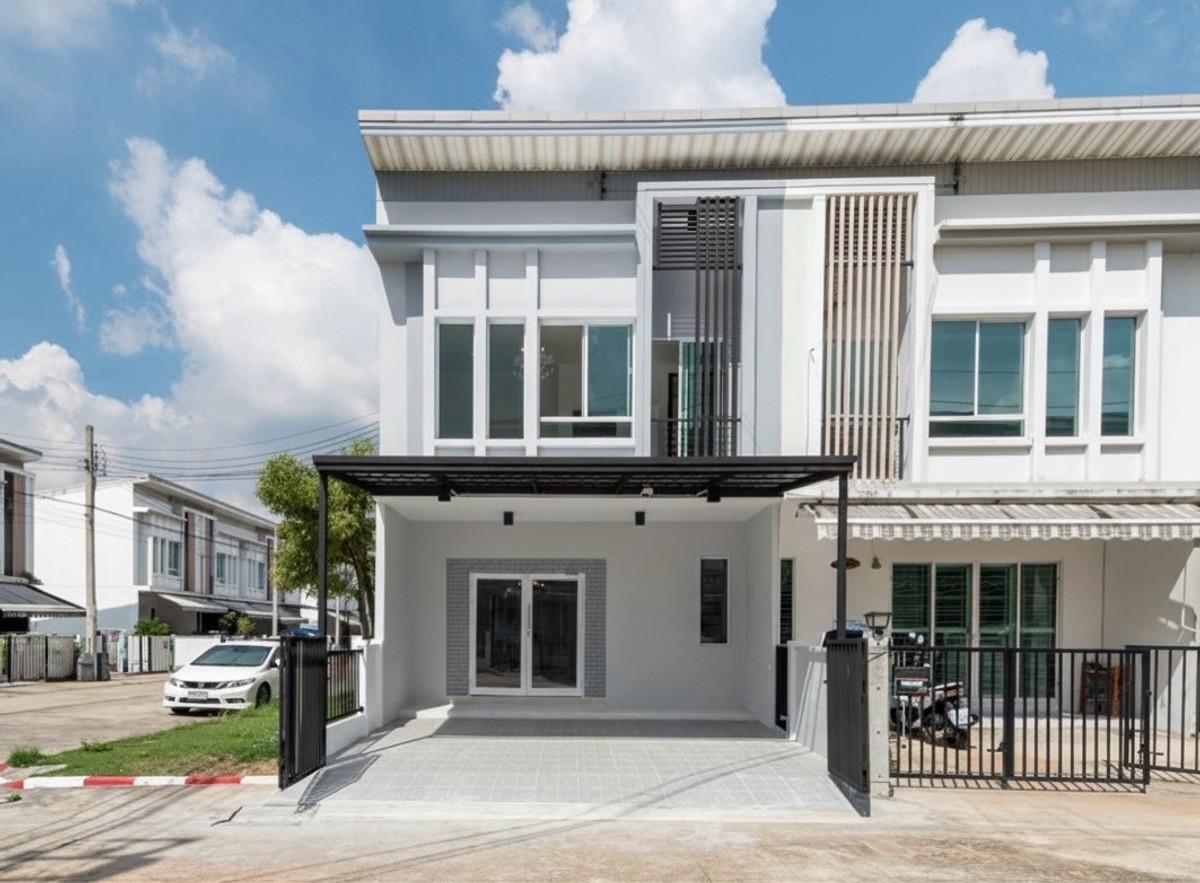 For SaleTownhomeNawamin, Ramindra : Corner townhome for sale! Prino Wongwaen-Ramintra, newly renovated, good location, next to the main road, close to fashion, community area, complete utilities. Convenient travel