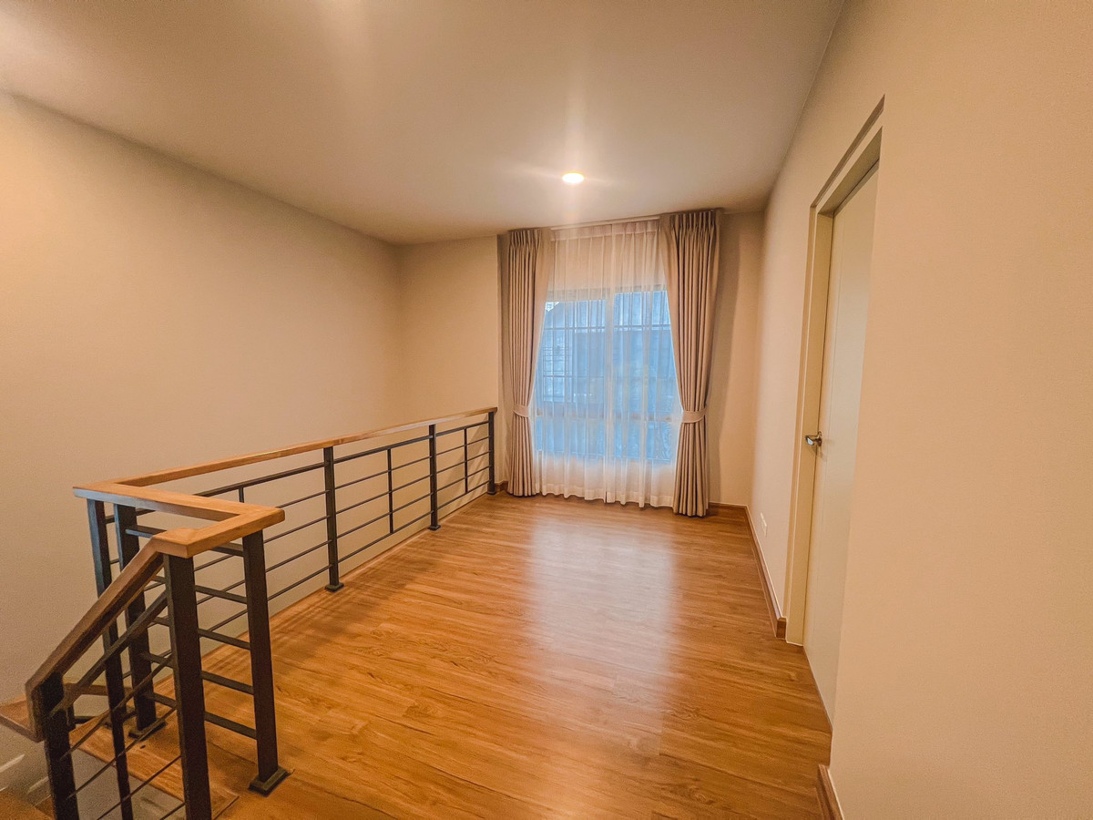 For RentHouseBangna, Bearing, Lasalle : 🏷️ [For Rent] Centro Bangna Phase 2 | 4BR 4BA | 235 sq.m | Near Mega Bangna | 115,000 THB | Ref: T2105 | LINE: @323gqmho | Tel: 064-831-5424