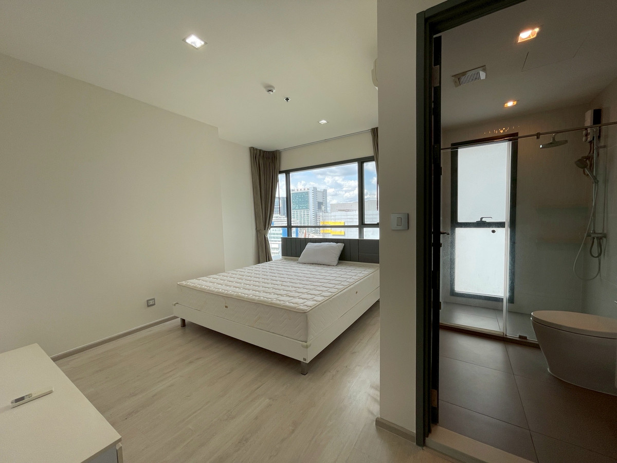 For RentCondoRatchathewi,Phayathai : For rent, 2 bedrooms, 2 bathrooms, special price, Rhythm Rangnam, Condo Rhythm Rangnam, ready to move in.