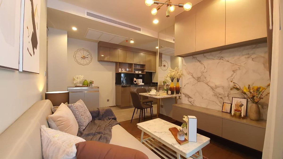 For SaleCondoAri,Anusaowaree : Ideo Q Victory【𝐒𝐄𝐋𝐋 & 𝐑𝐄𝐍𝐓】🔥Modern design with cream-gray furniture and added lighting to add dimension to the room, making it look more luxurious and sharp.🔥 Contact Line ID: @hacondo