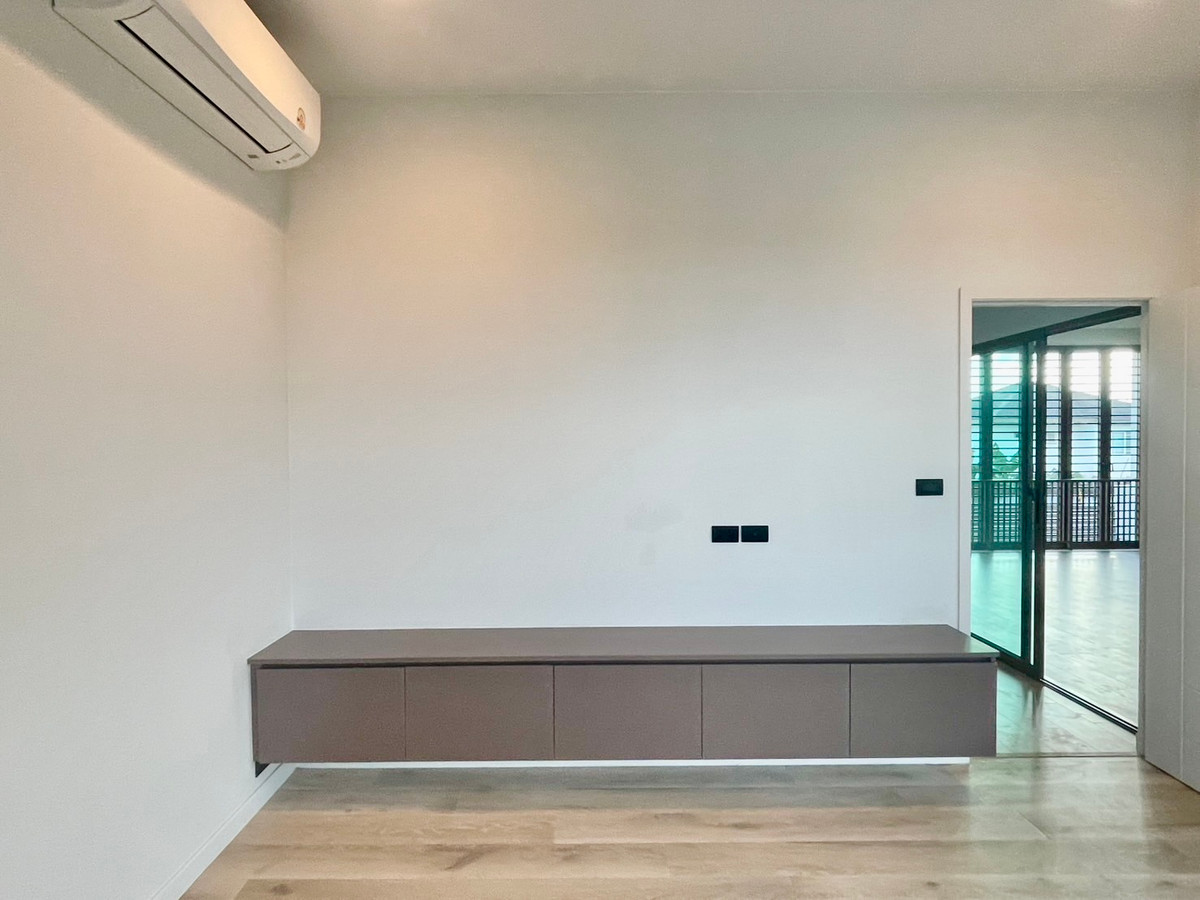 For RentHousePattanakan, Srinakarin : **For Rent: Luxury 2-Storey Detached Home at Burasiri Krungthep Kreetha Type CARUNDA | Fully Furnished | 300 SQM | Pet Friendly | Private & Spacious**