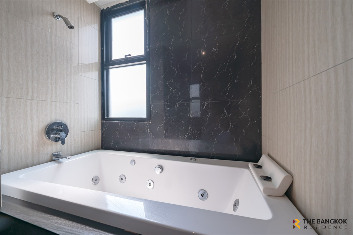 For SaleCondoOnnut, Udomsuk : 💎 Triplex 3-Storey, Beautiful Unit - Book Now Before You Miss Out! The Unique Sukhumvit 62/1, Near BTS Bang Chak