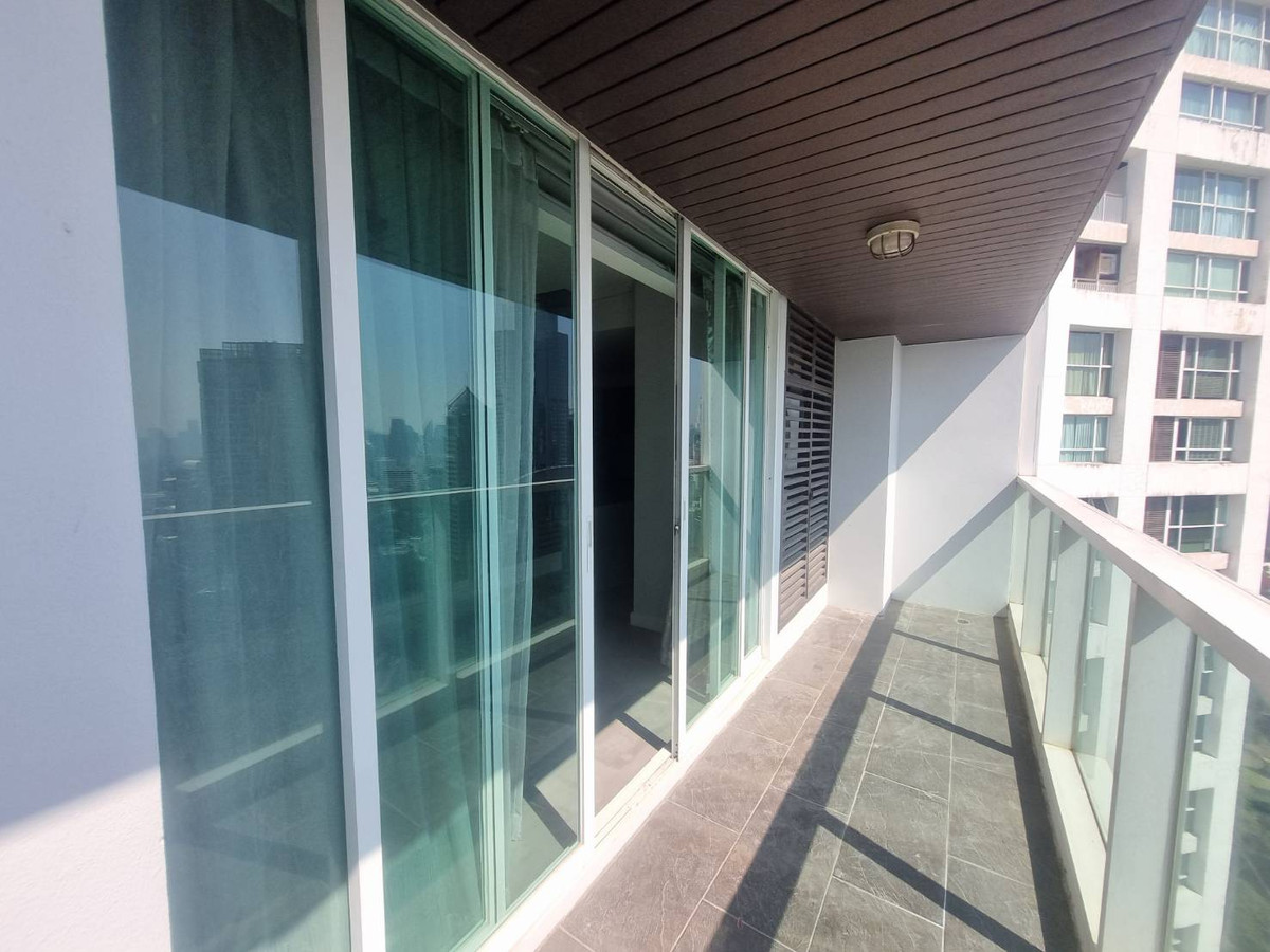 ให้เช่าคอนโดวิทยุ ชิดลม หลังสวน : Condo BTS CHIDLOM Urbana langsuan 145sq,m 2 beds, 3 baths