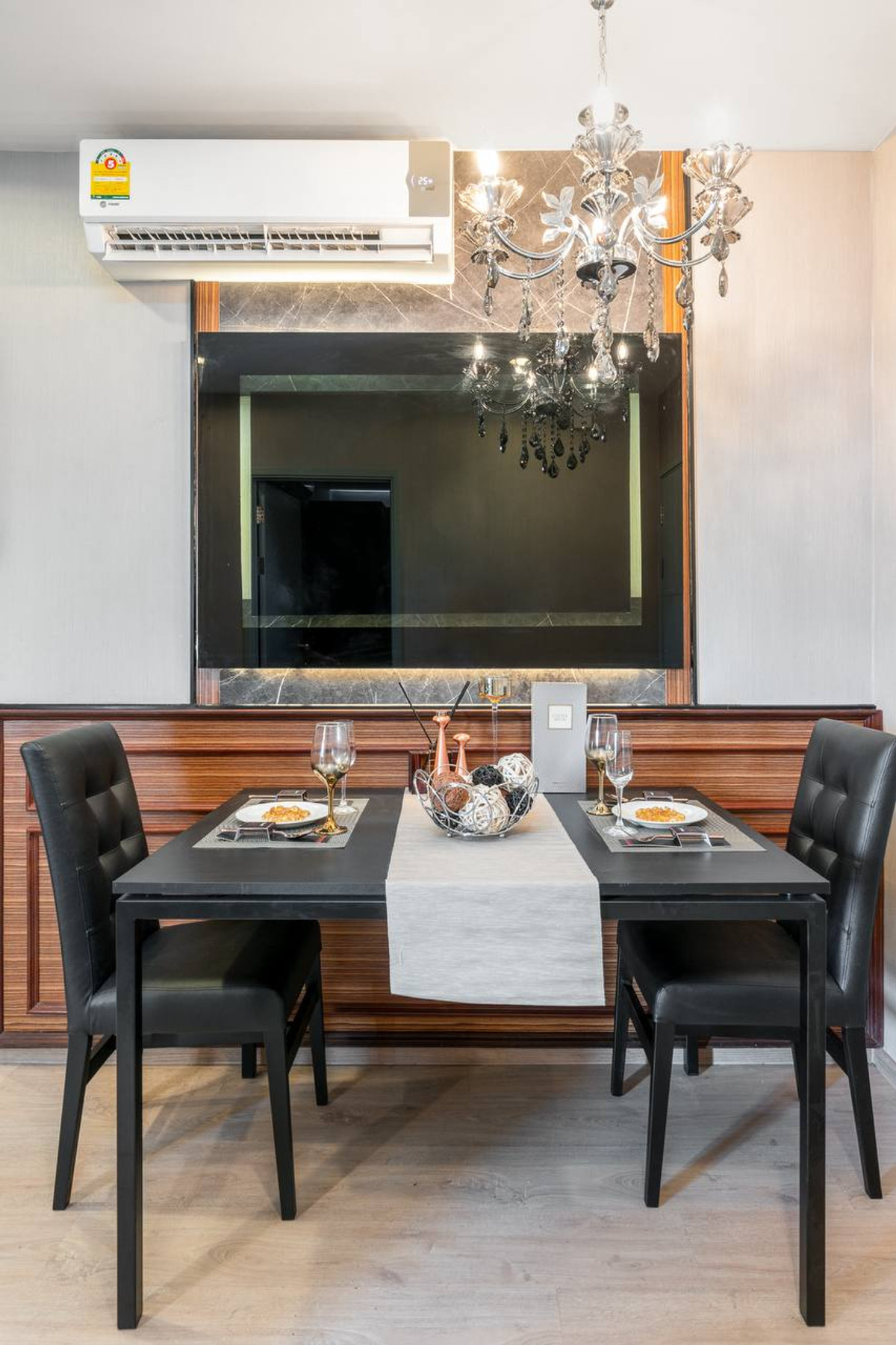 For SaleCondoThaphra, Talat Phlu, Wutthakat : Ideo Wutthakat【𝐒𝐄𝐋𝐋 & 𝐑𝐄𝐍𝐓】🔥Luxury condo with premium furniture, simple yet elegant, without the need for a lot of decoration🔥 Contact Line ID: @hacondo