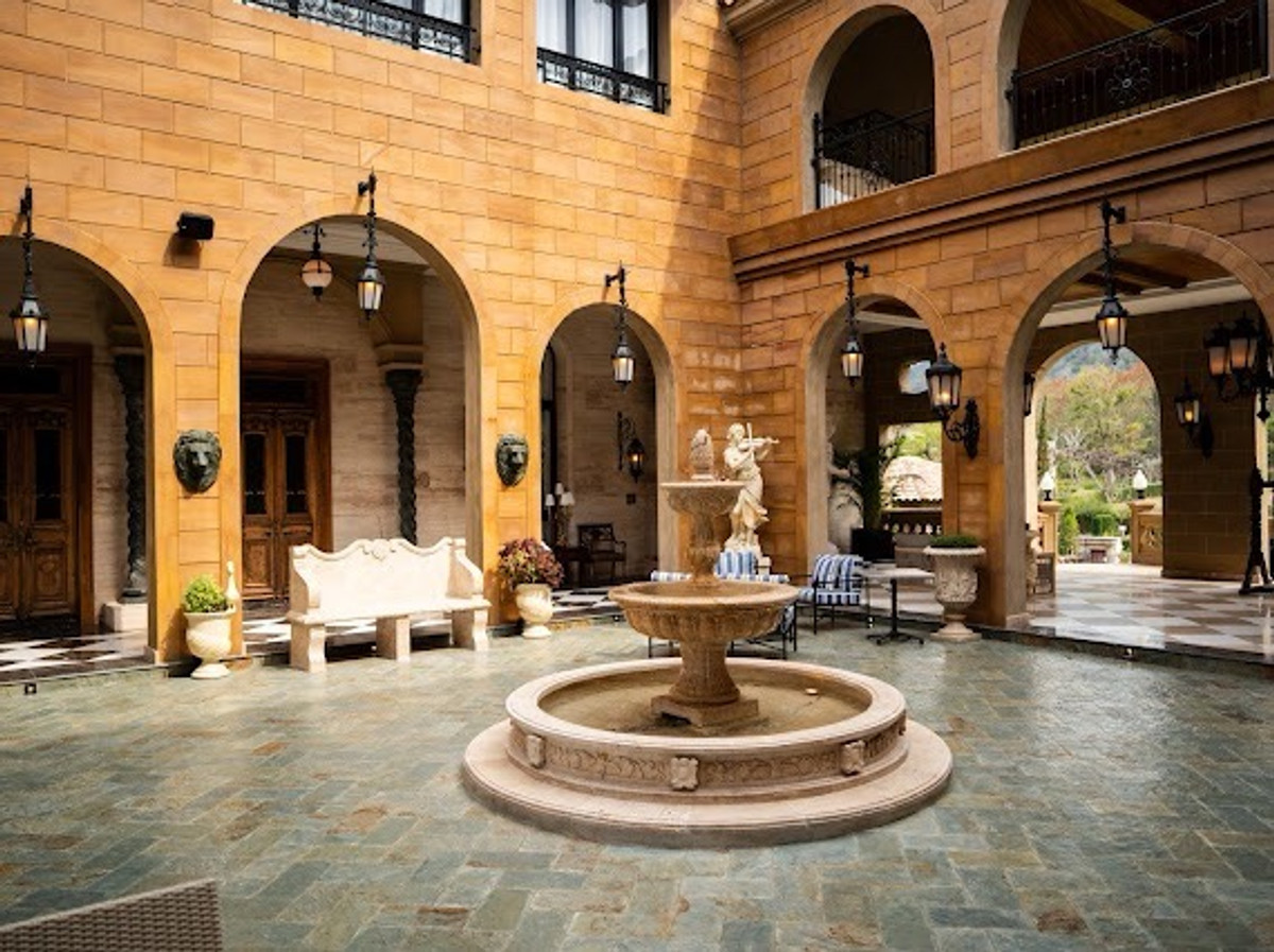 ขายบ้านโคราช นครราชสีมา : ขาย! คฤหาสถ์หรู 3 ชั้น 
Toscana Valley Khao Yai
บ้านพักตากอากาศระดับ World-Class 