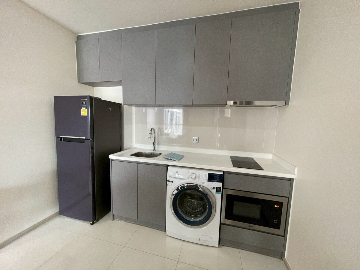 For RentCondoRatchathewi,Phayathai : For rent, 2 bedrooms, 2 bathrooms, special price, Rhythm Rangnam, Condo Rhythm Rangnam, ready to move in.