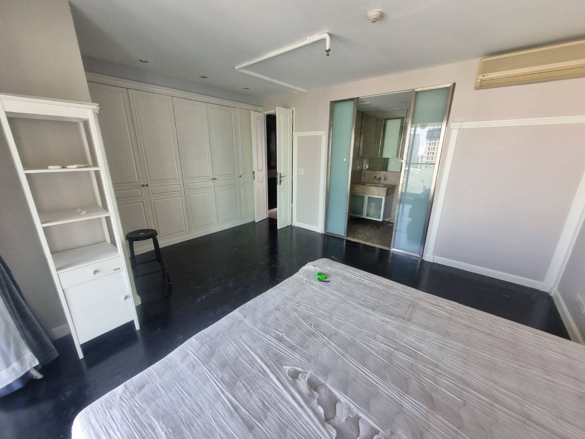 ให้เช่าคอนโดวิทยุ ชิดลม หลังสวน : Condo BTS CHIDLOM Urbana langsuan 145sq,m 2 beds, 3 baths