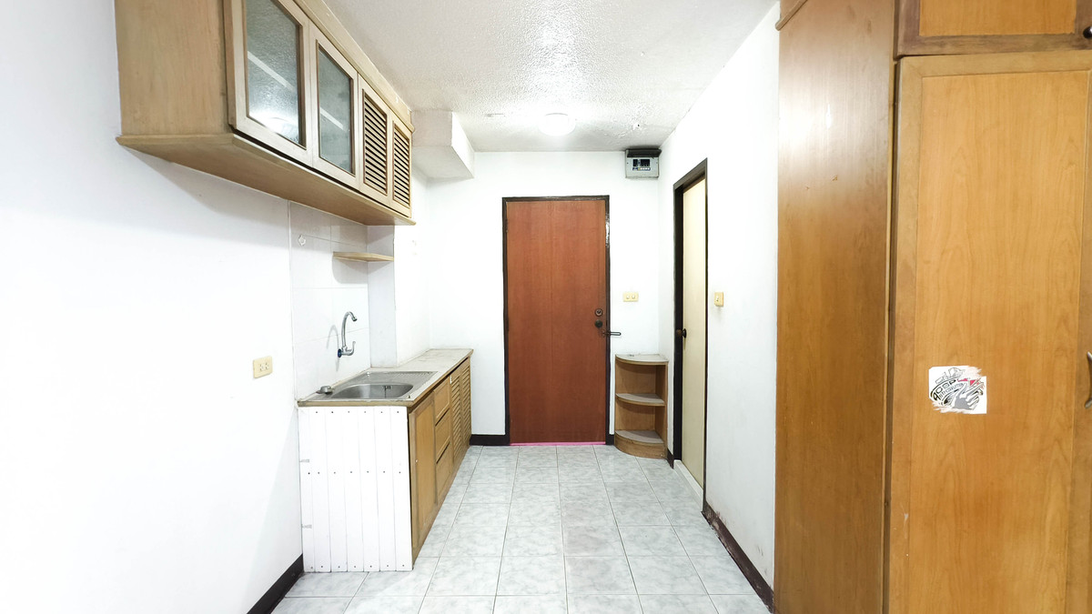 For SaleCondoLadkrabang, Suwannaphum Airport : Sale condo for under a million, Thongpracha condo town 3,near skytrain