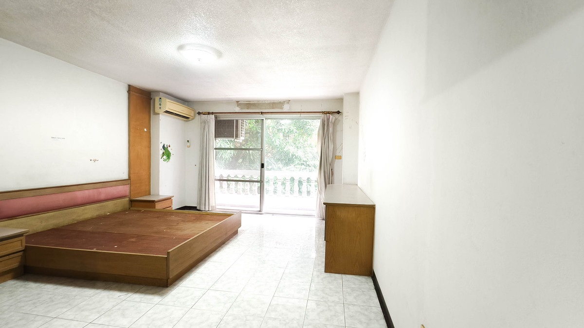 For SaleCondoLadkrabang, Suwannaphum Airport : Sale condo for under a million, Thongpracha condo town 3,near skytrain