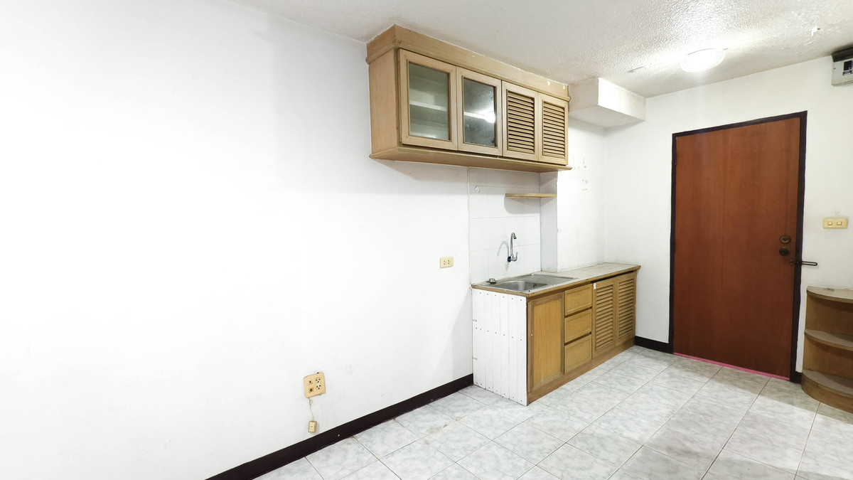 For SaleCondoLadkrabang, Suwannaphum Airport : Sale condo for under a million, Thongpracha condo town 3,near skytrain