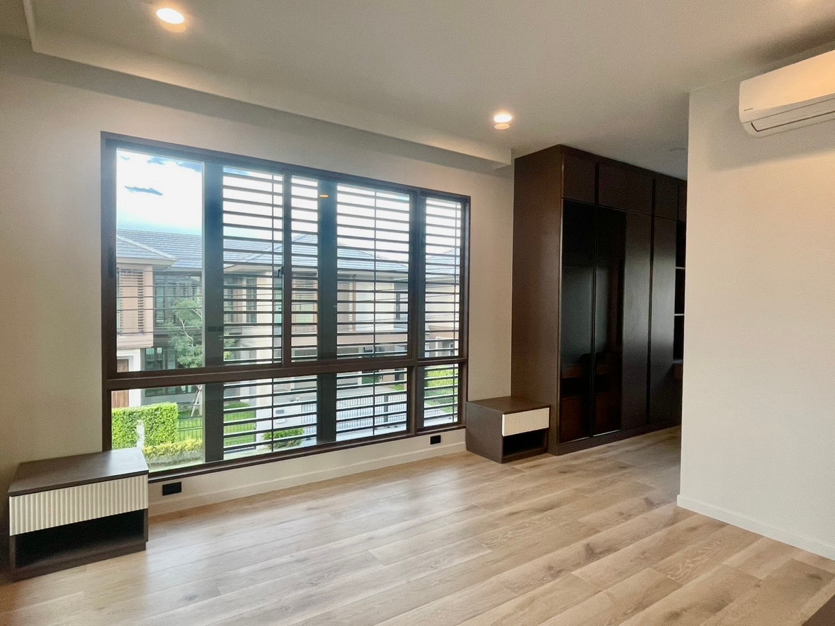 For RentHousePattanakan, Srinakarin : **For Rent: Luxury 2-Storey Detached Home at Burasiri Krungthep Kreetha Type CARUNDA | Fully Furnished | 300 SQM | Pet Friendly | Private & Spacious**