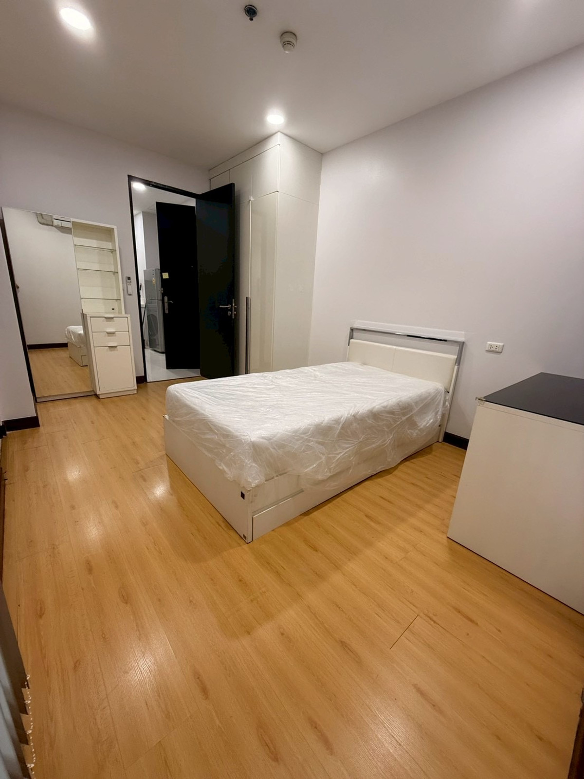 ให้เช่าคอนโดราชเทวี พญาไท : ให้ เช่า The Address Siam ดิ แอดเดรส สยาม 2ห้องนอน 2ห้องน้ำ (ห้องใหม่ พร้อมเข้าอยู่)