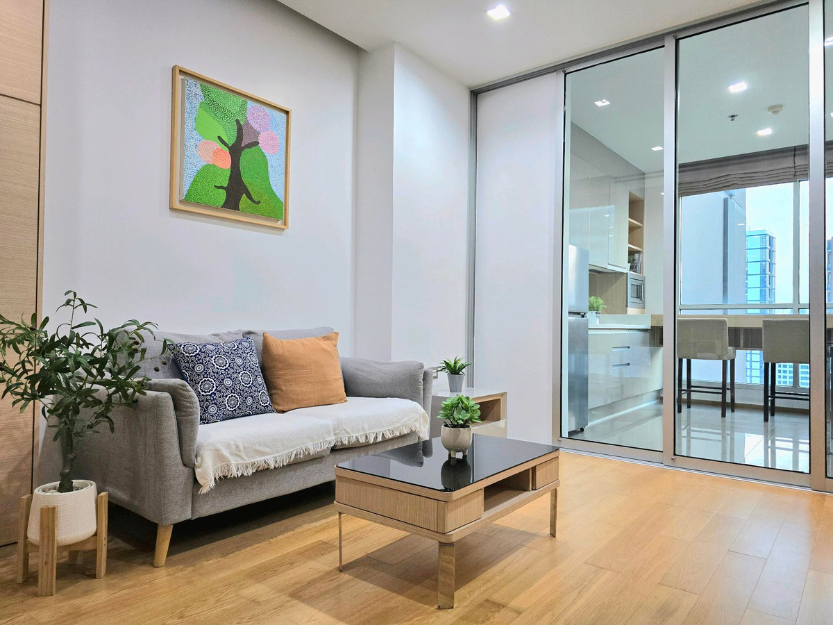 ให้เช่าคอนโดพระราม 9 เพชรบุรีตัดใหม่ RCA : ให้เช่าคอนโด The Address Asoke 47 ตรม. แบบ Sky Kitchen มีห้องครัวแยก เพิ่งรีโนเวทใหม่ทั้งห้อง ชั้นสูง