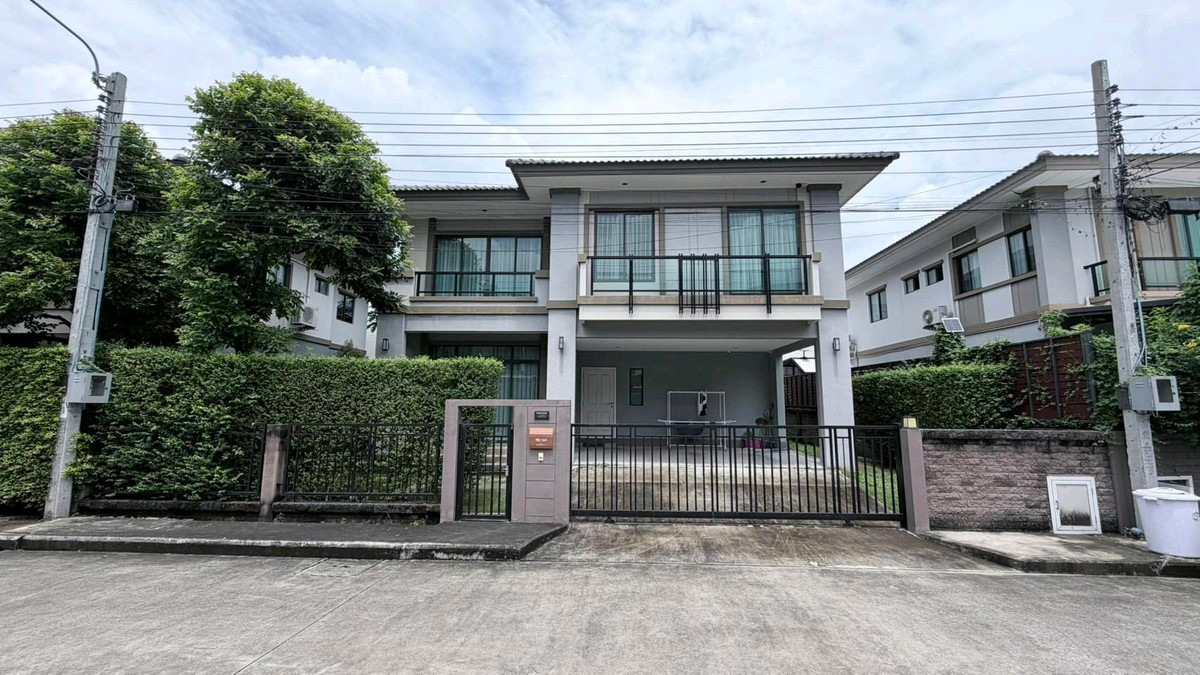 บ้านพัฒนาการ ศรีนครินทร์ : ขาย เช่า บ้านเดี่ยว แตกแต่งสวย 59ตรว เช่า 55000 ขาย8ล้านเท่านั้น สนใจทักเรา line paolin1
for sale and rent house 59sqw. only 55000 bht per month or for sale 8m. please add line paolin1