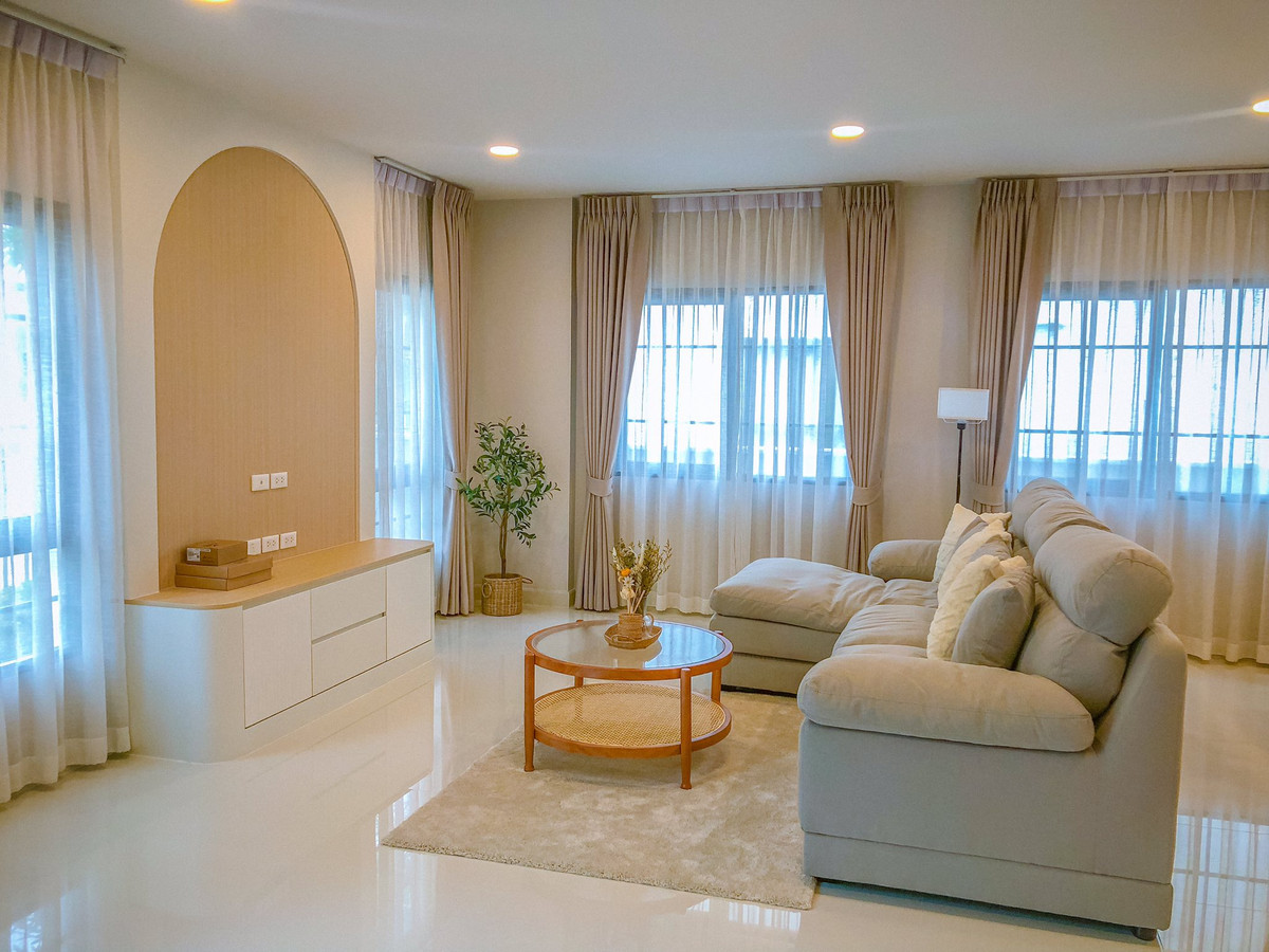 For RentHouseBangna, Bearing, Lasalle : 🏷️ [For Rent] Centro Bangna Phase 2 | 4BR 4BA | 235 sq.m | Near Mega Bangna | 115,000 THB | Ref: T2105 | LINE: @323gqmho | Tel: 064-831-5424