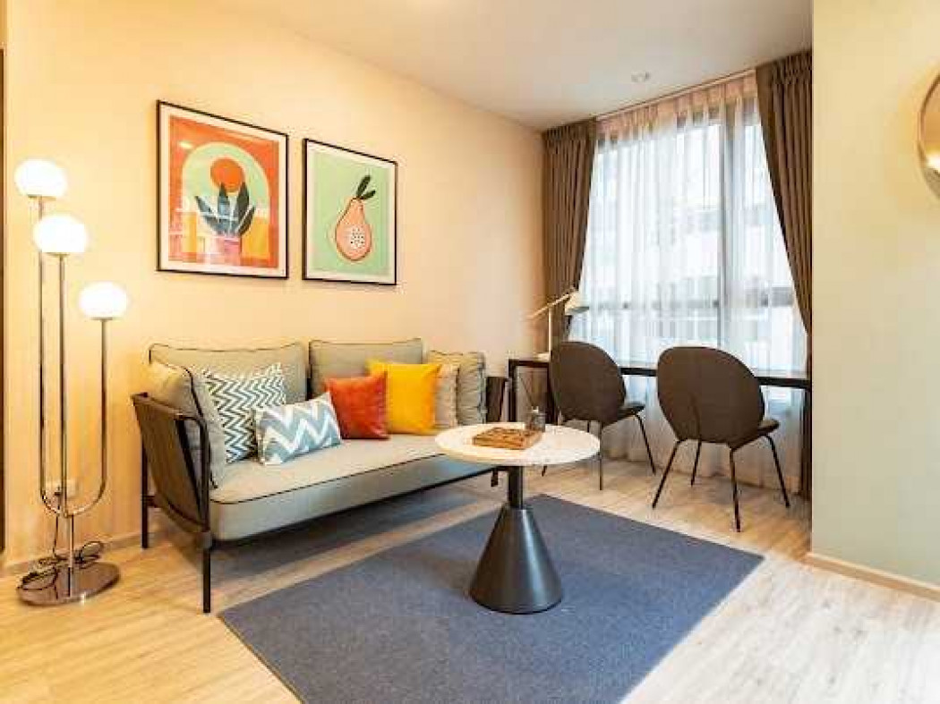 For RentCondoRatchadapisek, Huaikwang, Suttisan : Condo for rent, Corner Unit XT Huai Khwang, 52 sq m, near MRT Huai Khwang