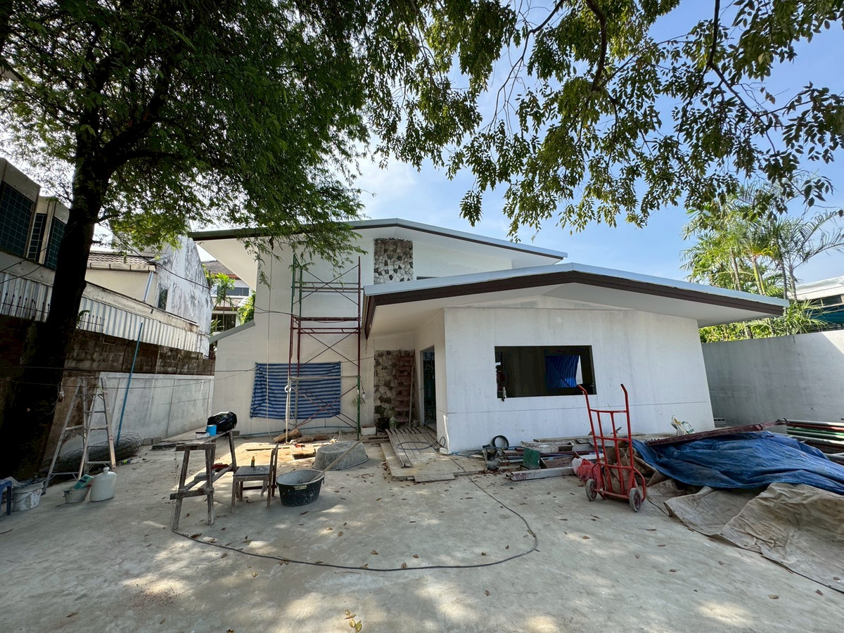 ให้เช่าอาคารพาณิชย์สุขุมวิท อโศก ทองหล่อ : 📢💥 บ้านรีโนเวทใหม่ จอดรถ 10 คัน ราคาพิเศษ 💥 เหมาะทำธุรกิจทุกประเภท ** NO CO-AGENT **