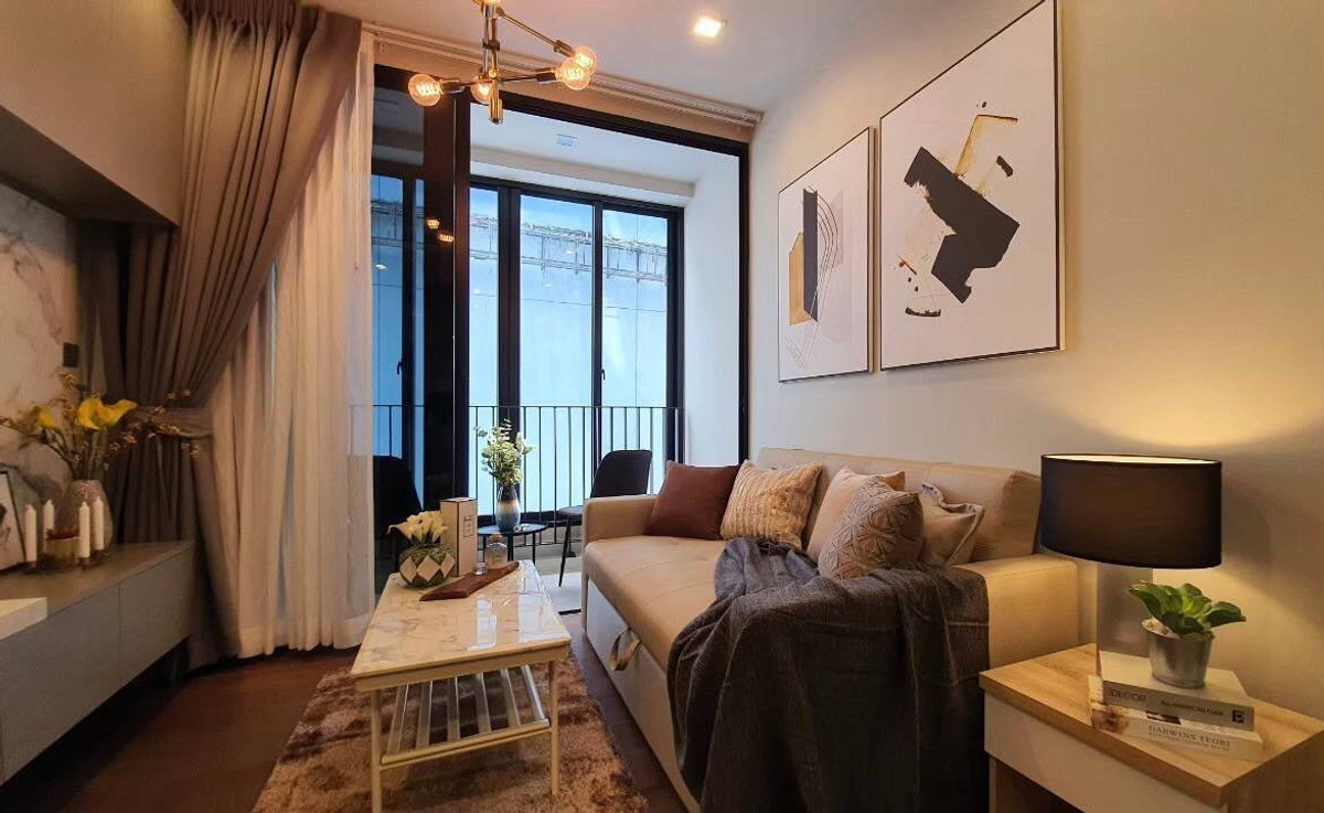 For SaleCondoAri,Anusaowaree : Ideo Q Victory【𝐒𝐄𝐋𝐋 & 𝐑𝐄𝐍𝐓】🔥Modern design with cream-gray furniture and added lighting to add dimension to the room, making it look more luxurious and sharp.🔥 Contact Line ID: @hacondo