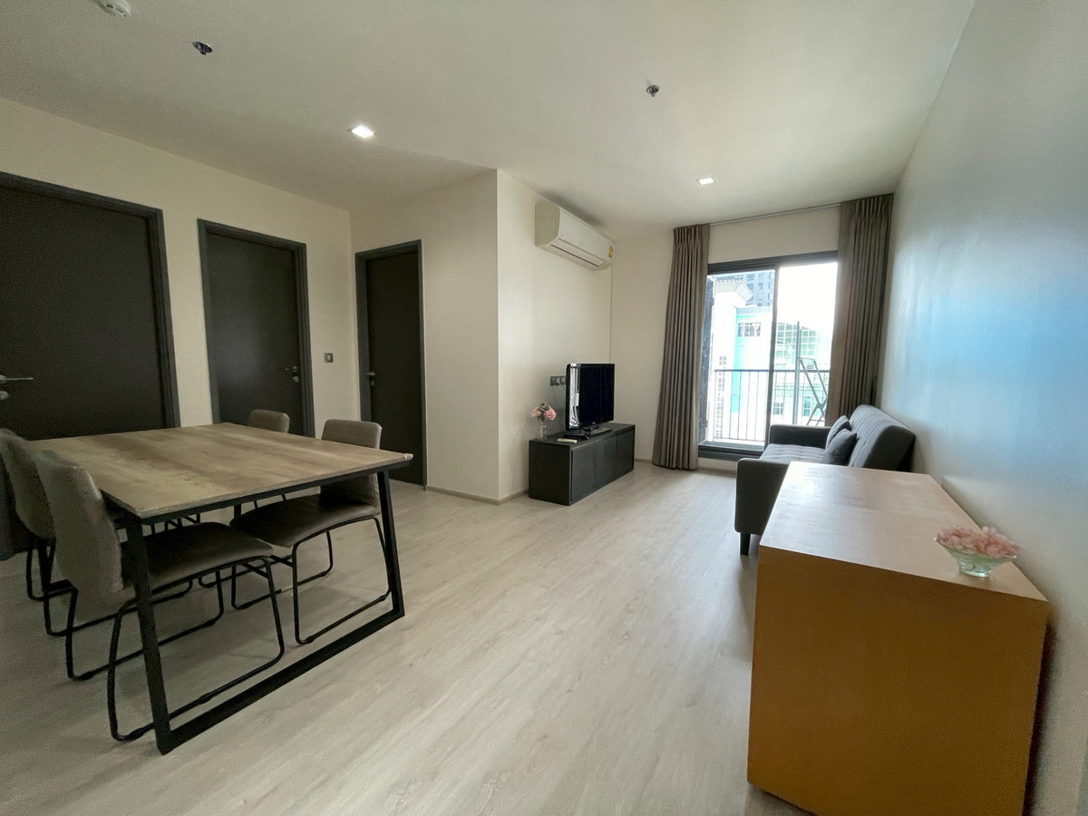 For RentCondoRatchathewi,Phayathai : For rent, 2 bedrooms, 2 bathrooms, special price, Rhythm Rangnam, Condo Rhythm Rangnam, ready to move in.