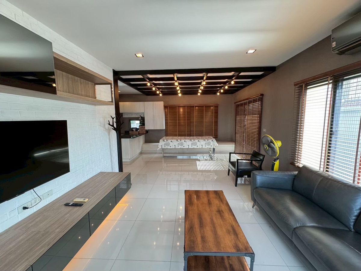 ให้เช่าบ้านปทุมธานี รังสิต ธรรมศาสตร์ : บ้านเดี่ยวให้เช่า เฟอร์ +เครื่องใช้ไฟฟ้าครบ ใกล้มหาลัยรังสิต-เมืองทองธานี-ดอนเมือง-ทางด่วนศรีสมาน  เลี้ยงสัตว์ได้!