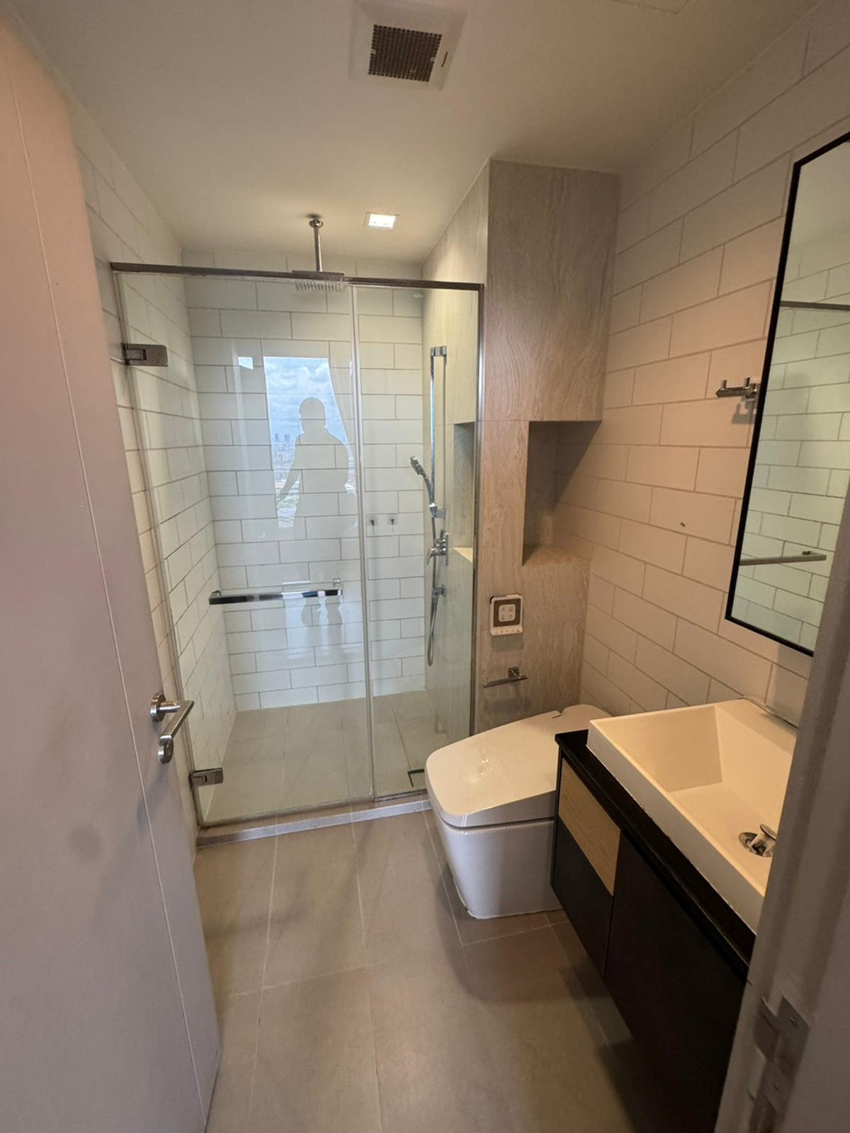 For RentCondoSapankwai,Jatujak : 🏷️ [For Rent] THE LINE Jatujak–Mochit | 1BR 32 sq.m | 38th Floor | 22,000 THB | Ref: T2094 | LINE: @323gqmho | Tel: 064-831-5424