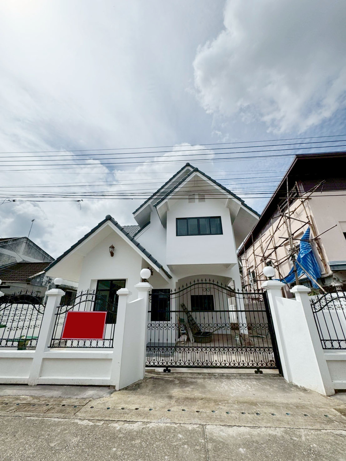 ให้เช่าบ้านเชียงใหม่ : บ้านให้เช่าเดือนละ 30,000 บาท ใกล้โรงเรียนวารีเพียง 5 นาที No.15H759