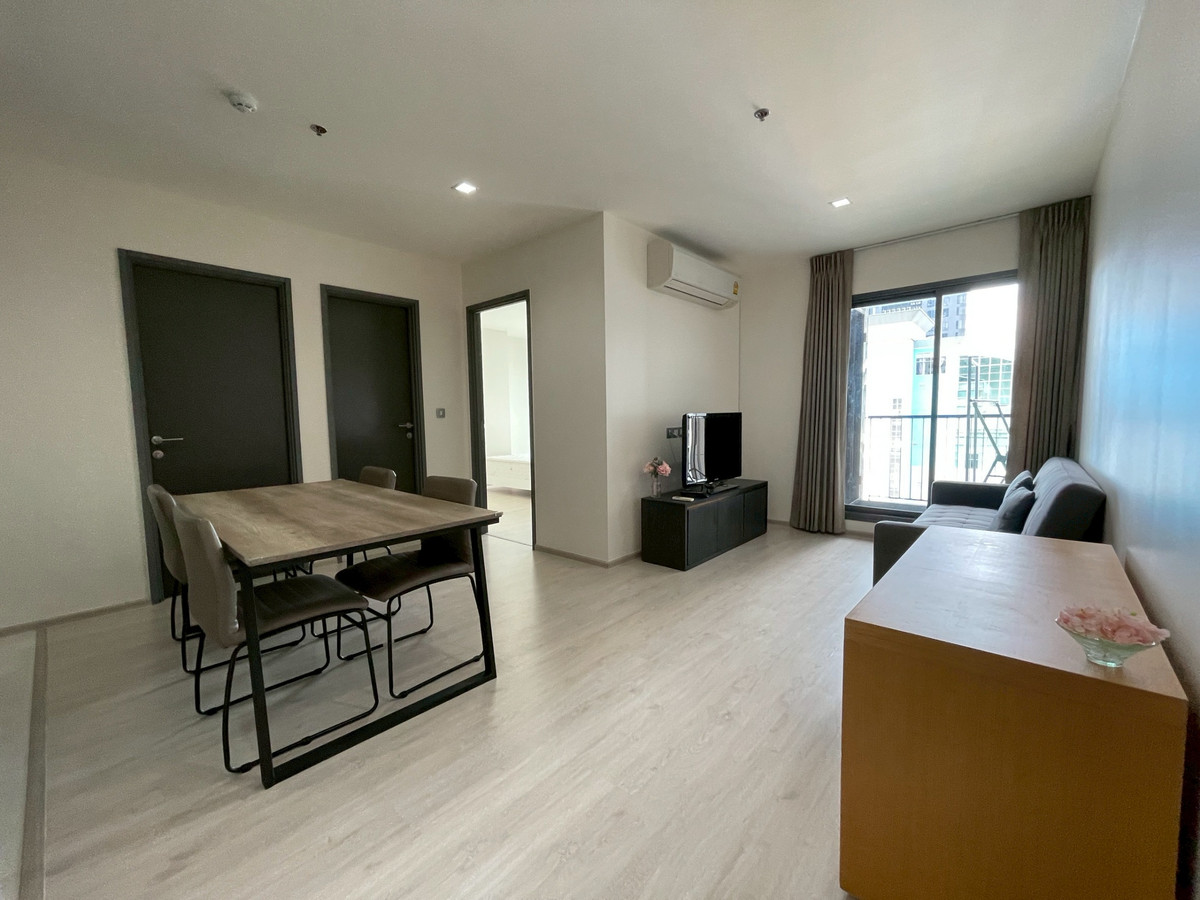 For RentCondoRatchathewi,Phayathai : For rent, 2 bedrooms, 2 bathrooms, special price, Rhythm Rangnam, Condo Rhythm Rangnam, ready to move in.
