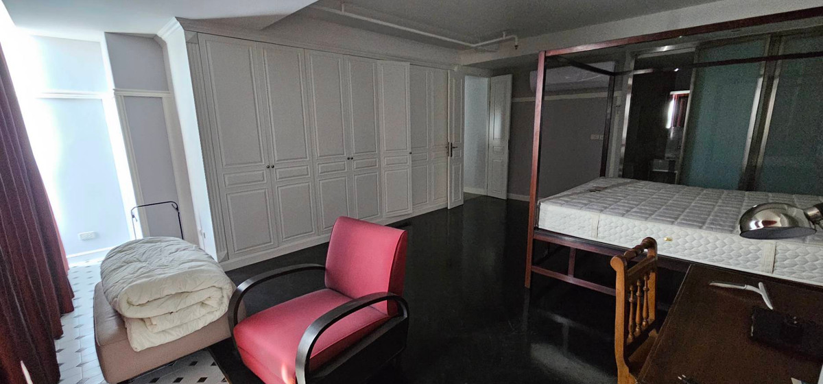 ให้เช่าคอนโดวิทยุ ชิดลม หลังสวน : Condo BTS CHIDLOM Urbana langsuan 145sq,m 2 beds, 3 baths