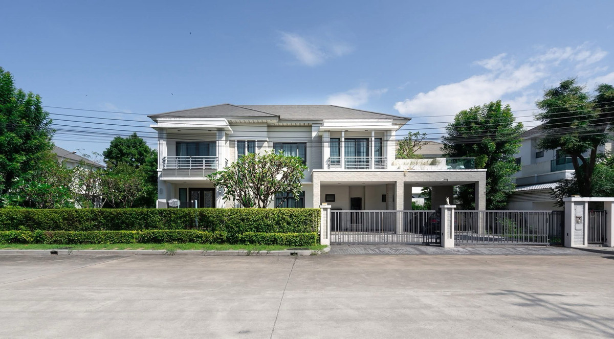 For SaleHouseNonthaburi, Bang Yai, Bangbuathong : Urgent sale!! 🔹Perfect Masterpiece Rattanathibet🔹163.80 sq m | 450 sq m | 5 bedrooms, 5 bathrooms | Parking for 6–8 cars | There is a maids room.