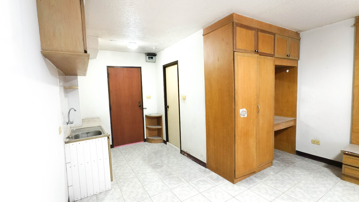 For SaleCondoLadkrabang, Suwannaphum Airport : Sale condo for under a million, Thongpracha condo town 3,near skytrain