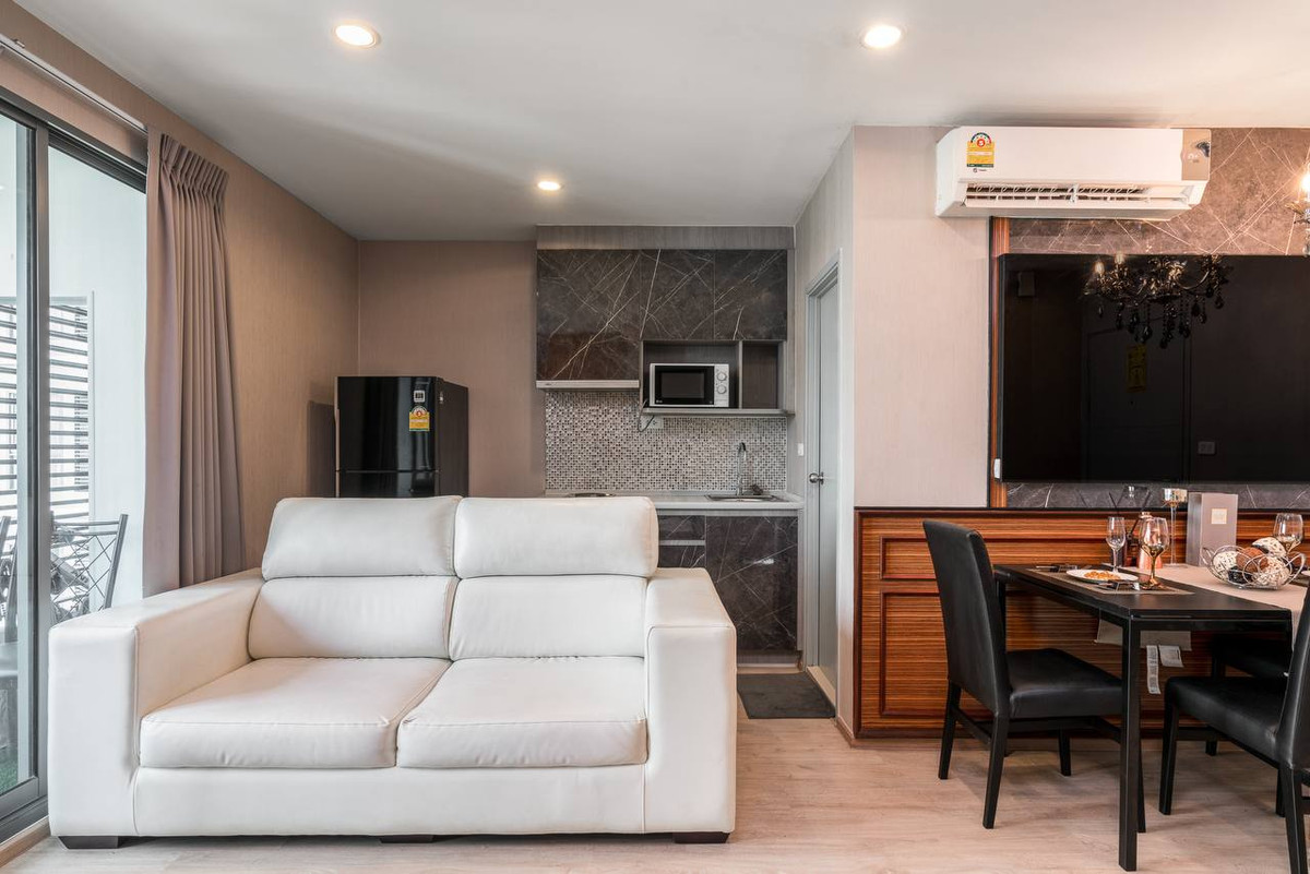 For SaleCondoThaphra, Talat Phlu, Wutthakat : Ideo Wutthakat【𝐒𝐄𝐋𝐋 & 𝐑𝐄𝐍𝐓】🔥Luxury condo with premium furniture, simple yet elegant, without the need for a lot of decoration🔥 Contact Line ID: @hacondo