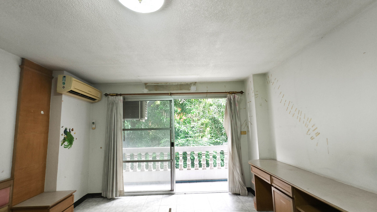 For SaleCondoLadkrabang, Suwannaphum Airport : Sale condo for under a million, Thongpracha condo town 3,near skytrain