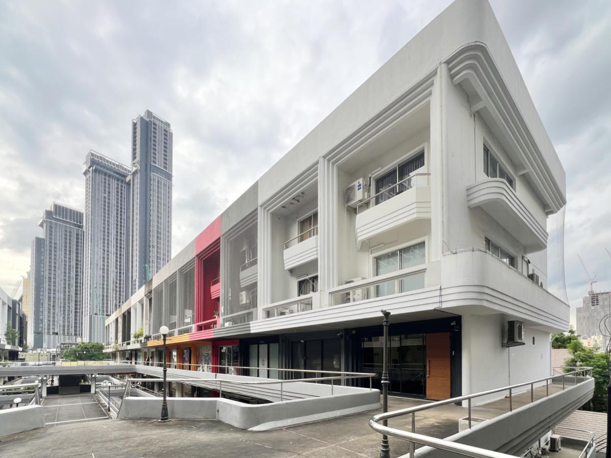 ขายสำนักงานพัทยา บางแสน ชลบุรี สัตหีบ : ขายอาคารสำนักงาน  พาร์คอเวนิว ห้องมุม รีโนเวทใหม่ หนองปรือ บางละมุง ชลบุรี CX-138355