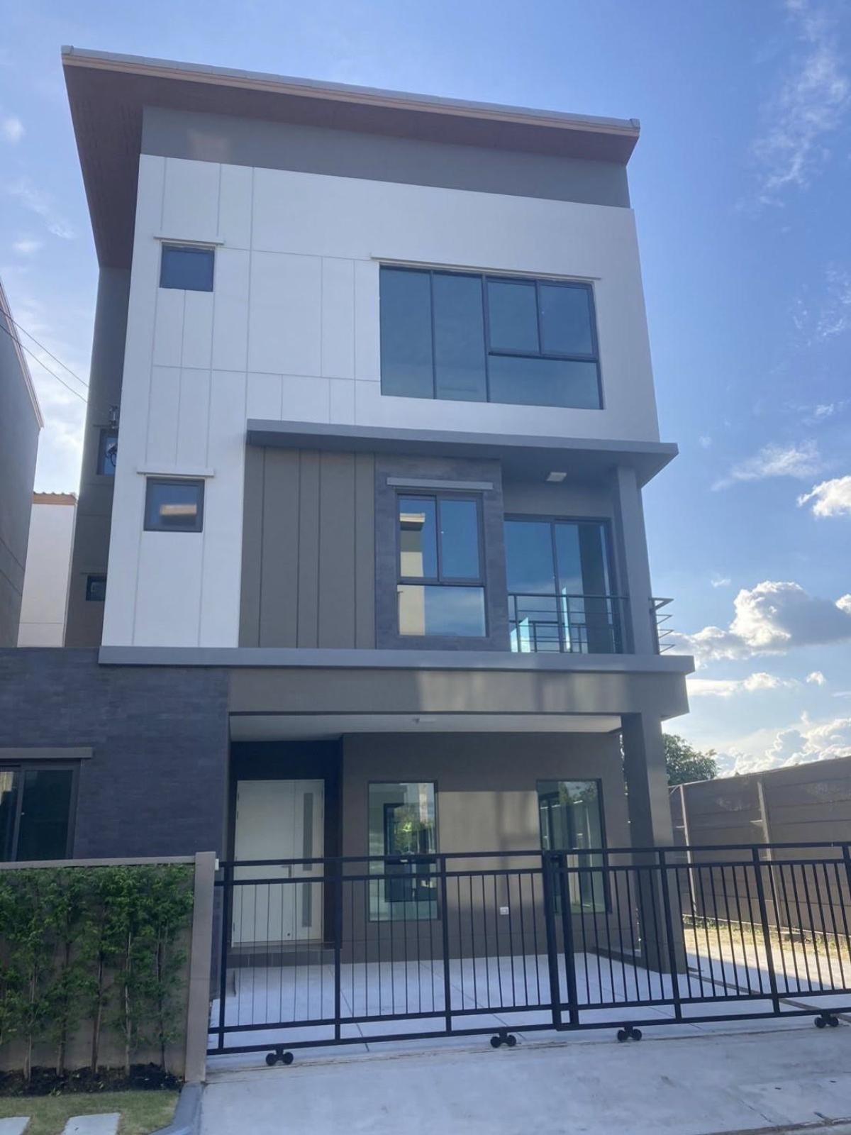 ขายบ้านนวมินทร์ รามอินทรา : ขายบ้าน  บ้านกลางเมือง รามอินทรา 83 สเตชั่น รามอินทรา เขต คันนายาว กรุงเทพ CX-135969