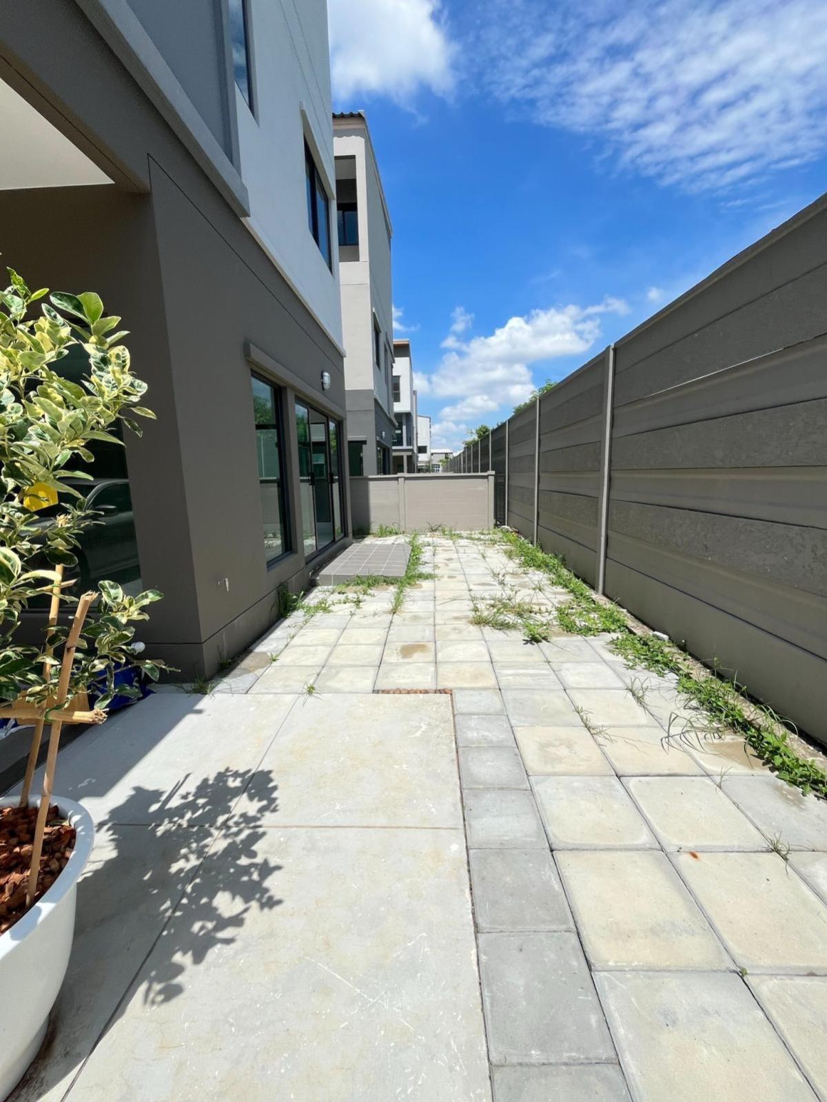 For SaleTownhomeNawamin, Ramindra : For Sale House , Baan Klang Muang Ramintra 83 Station , Ramintra , Khanna Yao , Bangkok , CX-135969